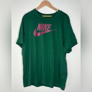 Nke Sportswear T-Shirt Mens Size XXL Green Purple Logo Short Sleeve Graphic Tee